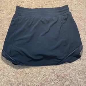 True Navy lululemon Hotty Hot skirt size 8